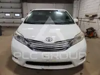 2013 Toyota SIENNA фото