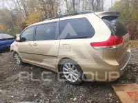 2013 Toyota SIENNA фото