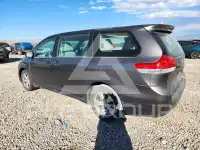 2013 Toyota SIENNA фото