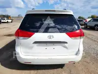 2013 Toyota SIENNA фото