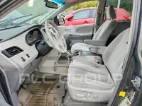 2013 Toyota SIENNA фото