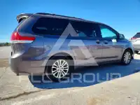 2013 Toyota SIENNA фото