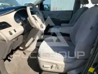 2013 Toyota SIENNA фото