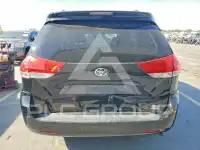 2013 Toyota SIENNA фото