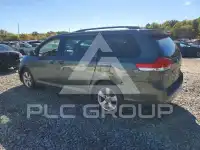 2013 Toyota SIENNA photo