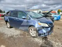 2013 Toyota SIENNA photo