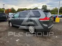 2013 Toyota SIENNA фото