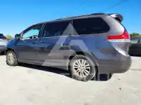 2013 Toyota SIENNA фото