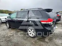 2013 Toyota SIENNA photo