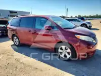 2013 Toyota SIENNA фото