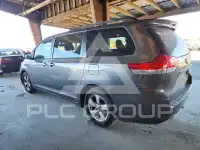 2013 Toyota SIENNA фото