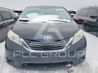 2013 Toyota SIENNA photo