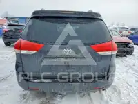 2013 Toyota SIENNA photo