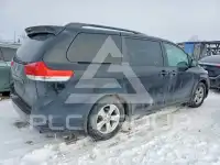 2013 Toyota SIENNA photo