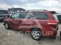 2013 Toyota SIENNA photo