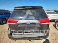 2013 Toyota SIENNA photo