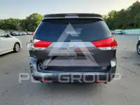 2013 Toyota SIENNA фото