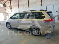 2013 Toyota SIENNA фото