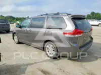 2013 Toyota SIENNA фото