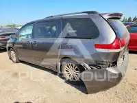 2013 Toyota SIENNA photo