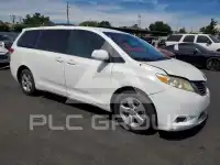 2013 Toyota SIENNA фото