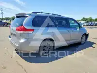2013 Toyota SIENNA фото
