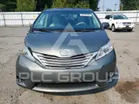 2013 Toyota SIENNA фото
