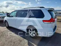 2013 Toyota SIENNA фото