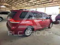 2013 Toyota SIENNA photo