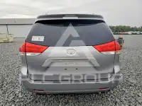 2013 Toyota SIENNA фото