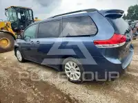 2013 Toyota SIENNA фото