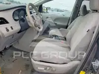 2013 Toyota SIENNA фото