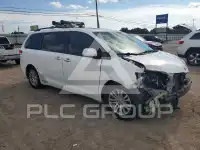 2013 Toyota SIENNA photo