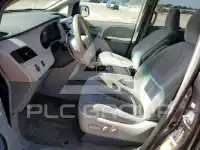 2013 Toyota SIENNA фото