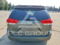 2013 Toyota SIENNA фото