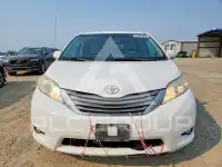 2013 Toyota SIENNA фото