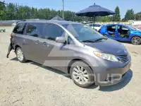 2013 Toyota SIENNA фото