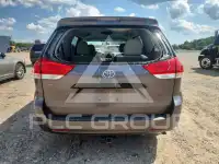 2013 Toyota SIENNA фото