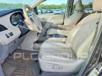 2013 Toyota SIENNA фото