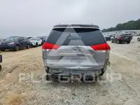 2013 Toyota SIENNA photo