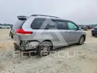 2013 Toyota SIENNA photo