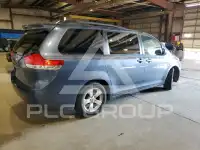 2013 Toyota SIENNA фото