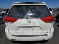 2013 Toyota SIENNA фото
