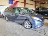 2013 Toyota SIENNA фото