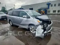 2013 Toyota SIENNA фото
