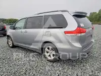 2013 Toyota SIENNA фото