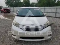 2013 Toyota SIENNA фото