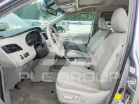 2013 Toyota SIENNA photo