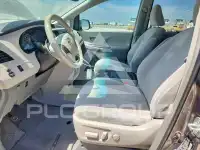 2013 Toyota SIENNA photo