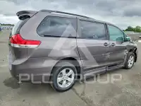2013 Toyota SIENNA фото